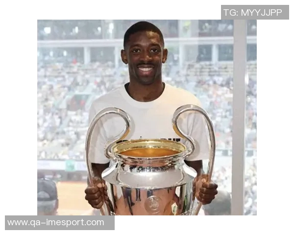 登贝莱荣归故里携金球奖与家乡人民共享荣耀时刻